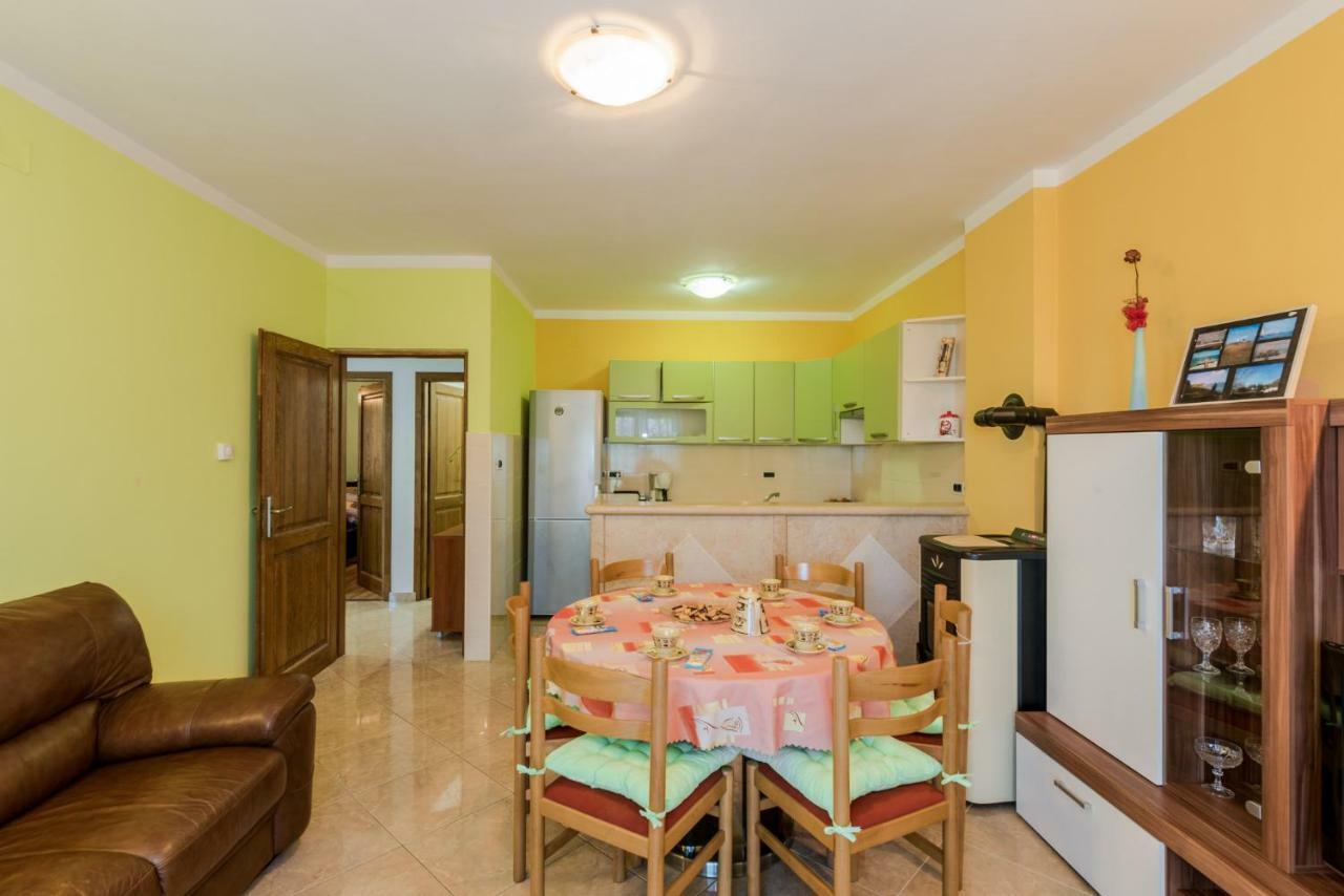 Apartamento Victory Ravni Exterior foto